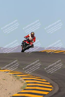 media/Oct-09-2022-SoCal Trackdays (Sun) [[95640aeeb6]]/Turns 9 and 10 (1050am)/